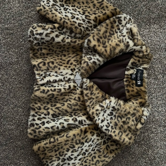 Forever 21 Leopard Print Faux Fur Coat - Picture 1 of 6